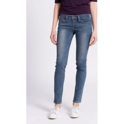 Levi's - Jeansy. Czerwone jeansy damskie marki Levi's®, z obniżonym stanem. W wyprzedaży za 269,90 zł.