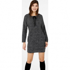 Sukienka - 22-2566 GR-NE. Szare sukienki damskie Unisono, m, bez wzorów, z elastanu, bez kołnierzyka, bez rękawów, długie. Za 49,00 zł.
