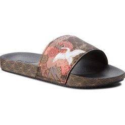 Klapki ZAXY - Snap Trendy Slide Fem 17529 Black 90058 AA285104 02064. Pomarańczowe klapki damskie Zaxy, bez wzorów, z tworzywa sztucznego, bez obcasa. W wyprzedaży za 149,00 zł.
