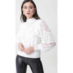 Biała Bluzka Loredana. Białe bluzki damskie Born2be, s, w ażurowe wzory, z tkaniny, klasyczne. Za 129,99 zł.