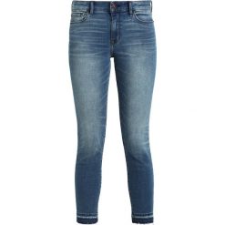 Abercrombie & Fitch Jeans Skinny Fit medium. Niebieskie jeansy damskie relaxed fit marki Abercrombie & Fitch, z bawełny. Za 369,00 zł.