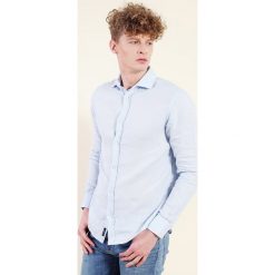 Niebieska koszula męska. Niebieskie koszule męskie Armani Jeans, xl, bez wzorów, z włoskim kołnierzykiem, bez rękawów. Za 255,00 zł.