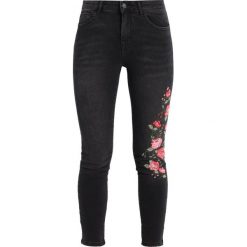 Springfield Jeans Skinny Fit black. Czarne jeansy damskie relaxed fit marki Springfield. Za 159,00 zł.