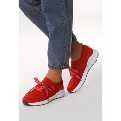 Czerwone Buty Sportowe Seeing. Czerwone buty sportowe damskie Born2be, z nadrukiem, sportowe. Za 69,99 zł.