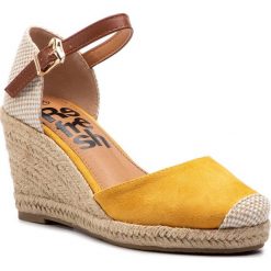 Espadryle REFRESH - 69769 Amarillo. Żółte espadryle damskie Refresh, bez wzorów, ze skóry ekologicznej, bez obcasa, na obcasie. W wyprzedaży za 139,00 zł.