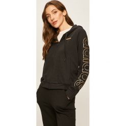 Adidas - Bluza. Czarne bluzy damskie Adidas, s, z nadrukiem, z bawełny, bez rękawów, z kapturem. W wyprzedaży za 179,90 zł.