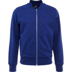 PS by Paul Smith MENS BOMBER JACKET Bluza rozpinana coblu. Niebieskie bluzy męskie marki PS by Paul Smith, s, bez wzorów, z bawełny, bez kołnierzyka, bez rękawów, bez kaptura. Za 579,00 zł.