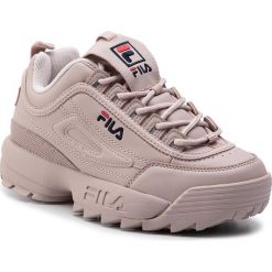Sneakersy FILA - Disruptor Low Wmn 1010302.71P Rose Smoke. Różowe półbuty damskie Fila, na co dzień, bez wzorów, ze skóry ekologicznej, bez obcasa, bez zapięcia. Za 519,00 zł.