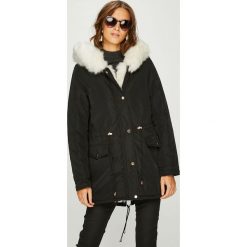 Answear - Kurtka. Czarne kurtki damskie marki ANSWEAR, s, bez wzorów, z poliesteru, krótkie, bez kaptura. W wyprzedaży za 199,90 zł.