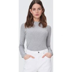 Sweter z ozdobnymi nitami - Jasny szary. Szare swetry damskie Sinsay, s, bez wzorów, bez rękawów, bez kaptura. Za 49,99 zł.