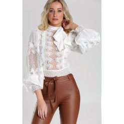 Biała Bluzka Rea. Białe bluzki damskie Renee, s, z aplikacjami, ze stójką, z długim rękawem. Za 149,99 zł.