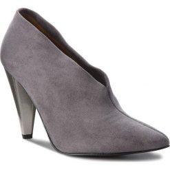 Półbuty SOLO FEMME - 34303-01-I09/000-04-00 Szary. Szare półbuty damskie Solo Femme, na co dzień, bez wzorów, ze skóry, bez obcasa, na obcasie, bez zapięcia. W wyprzedaży za 169,00 zł.