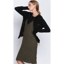 Czarny Kardigan It's Your Choice. Czarne kardigany damskie Born2be, s, z dzianiny, z kapturem. Za 89,99 zł.