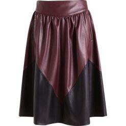 Spódniczki trapezowe: Derhy GALA Spódnica trapezowa bordeaux