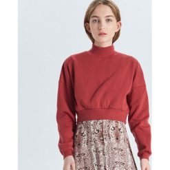 Krótka bluza - Różowy. Różowe bluzy damskie marki Cropp, s, bez wzorów, z krótkim rękawem, krótkie, bez kaptura. Za 59,99 zł.