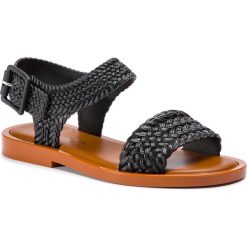 Sandały MELISSA - Mar Sandal+Salinas A 32482 Black/Brown 50801. Czarne klapki damskie Melissa, bez wzorów, z tworzywa sztucznego, bez obcasa, na obcasie. W wyprzedaży za 219,00 zł.