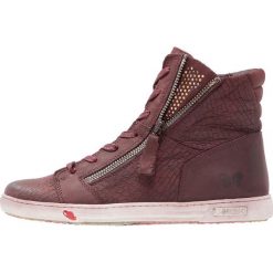 Felmini JOMAR Sneakersy wysokie bordeaux. Czerwone trampki i tenisówki damskie marki Felmini, bez wzorów, ze skóry, bez zapięcia. Za 589,00 zł.