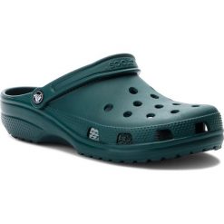 Klapki CROCS - Classic 10001 Evergreen. Zielone chodaki męskie Crocs, z tworzywa sztucznego. Za 159,00 zł.
