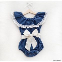 Body typu hiszpanka - Jeans - ultra lekkie. Białe body niemowlęce Pakamera, w koronkowe wzory, z wiskozy, bez rękawów. Za 89,00 zł.