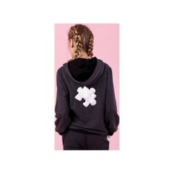 BOKSERSKA BLUZA ALEX - CIEMNOSZARA. Szare bluzy sportowe damskie marki Madnezz, s, z aplikacjami, z zamszu. Za 179,00 zł.