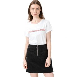 Calvin Klein Koszulka Biały. Białe bluzki damskie Calvin Klein, s, z nadrukiem, z bawełny, bez kołnierzyka, z krótkim rękawem. Za 152,95 zł.