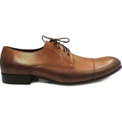 Brązowo-koniakowe przecierane buty męskie T81. Pomarańczowe buty wizytowe męskie Faber - Obuwie męskie, ze skóry, bez zapięcia. W wyprzedaży za 269,10 zł.
