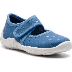Kapcie SUPERFIT - 4-00281-85 M Hellblau. Niebieskie sandały dziewczęce Superfit, z tworzywa sztucznego, bez zapięcia. Za 109,00 zł.