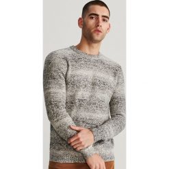 Sweter z melanżowej dzianiny - Jasny szary. Szare swetry męskie Reserved, s, bez wzorów, z dzianiny, bez kołnierzyka, bez kaptura. Za 139,99 zł.