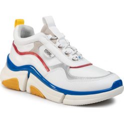 Sneakersy KARL LAGERFELD - KL51721 White Lthr/Textille W/Multi. Białe sneakersy męskie KARL LAGERFELD, na co dzień, bez wzorów, z zamszu, eleganckie, bez zapięcia. W wyprzedaży za 839,00 zł.