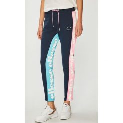 Ellesse - Spodnie. Niebieskie spodnie damskie marki Ellesse, z bawełny. W wyprzedaży za 179,90 zł.