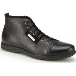 Buty męskie 87-M-931-1. Czarne buty skate męskie Wittchen, z materiału. Za 259,00 zł.
