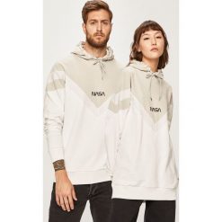 Puma - Bluza x Space Agency Nasa. Białe bluzy damskie Puma, s, z nadrukiem, z bawełny, bez rękawów, z kapturem. W wyprzedaży za 249,90 zł.