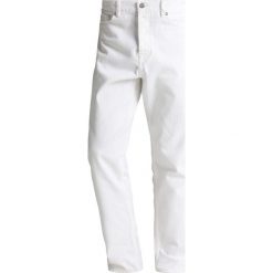 Samsøe & Samsøe CRAIG JEAN Jeansy Straight Leg white denim. Białe jeansy męskie marki Samsøe & Samsøe, m, bez wzorów. Za 499,00 zł.