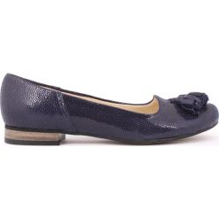 Eleganckie balerinki lordsy - skóra naturalna - model 009 - kolor granatowy błyszczący. Niebieskie baleriny damskie Zapato, bez wzorów, ze skóry, eleganckie, na niskim obcasie, na obcasie. W wyprzedaży za 173,40 zł.