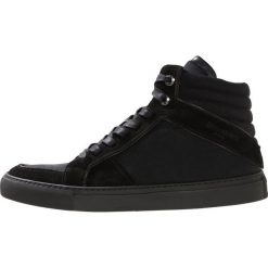 Zadig & Voltaire Sneakersy wysokie noir. Czarne sneakersy męskie marki Zadig & Voltaire, bez wzorów, ze skóry, bez zapięcia. W wyprzedaży za 659,50 zł.