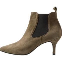 Shoe The Bear AGNETE CHELSEA Ankle boot green. Zielone botki damskie skórzane marki Shoe The Bear. Za 629,00 zł.