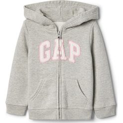 Bluza w kolorze szarym. Szare bluzy niemowlęce Gap Kids, z aplikacjami, z bawełny, bez rękawów, bez kaptura. W wyprzedaży za 69,95 zł.