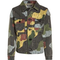 Scotch Shrunk REGULAR FITTED FELIX THE CAT CAMOUFLAGE JACKET Kurtka przejściowa olive. Zielone kurtki chłopięce przejściowe marki Scotch Shrunk, z bawełny. Za 589,00 zł.