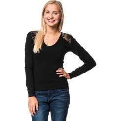 Swetry klasyczne damskie: Sweter w kolorze czarnym