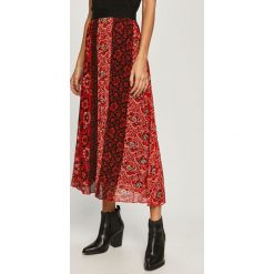 Desigual - Spódnica. Czerwone spódniczki damskie Desigual, na co dzień, s, bez wzorów, z elastanu, casualowe, midi, rozkloszowane. Za 469,90 zł.