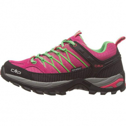 Buty turystyczne w kolorze różowym. Czarne buty trekkingowe damskie marki The North Face. W wyprzedaży za 218,95 zł.