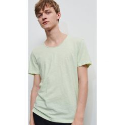 T-shirt basic z bawełny organicznej - Turkusowy. Niebieskie t-shirty męskie Reserved, s, bez wzorów, z bawełny, bez kołnierzyka. Za 29,99 zł.
