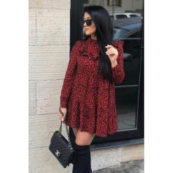 Sukienka TRUDY. Sukienki damskie Sukienka TRUDY, s, bez wzorów, bez kołnierzyka, z krótkim rękawem, krótkie, mini. W wyprzedaży za 89,00 zł.