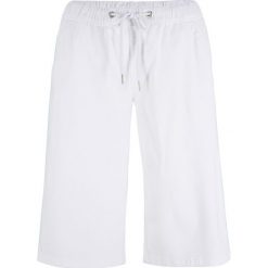 Bermudy dżinsowe z kontrastowymi paskami bonprix biały. Białe jeansy damskie bonprix, z jeansu. Za 37,99 zł.
