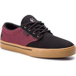 Tenisówki ETNIES - Jameson 2 Eco 4101000323 Black/Red/Gum 598. Czerwone półbuty męskie Etnies, bez wzorów, z gumy, eleganckie, bez zapięcia. W wyprzedaży za 229,00 zł.