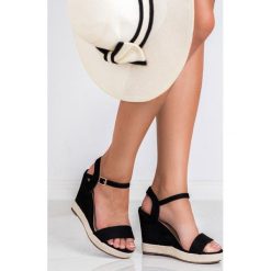 CZARNE SANDAŁY ESPADRYLE. Czarne espadryle damskie SEASTAR, bez wzorów, bez obcasa, bez zapięcia. Za 89,90 zł.