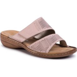 Klapki RIEKER - 60812-31 Rosa. Różowe klapki damskie Rieker, bez wzorów, ze skóry, bez obcasa. Za 209,00 zł.
