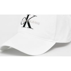 Calvin Klein Jeans - Czapka. Niebieskie czapki męskie Calvin Klein Jeans, bez wzorów, z bawełny. W wyprzedaży za 99,90 zł.