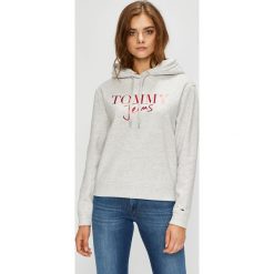 Tommy Jeans - Bluza. Szare bluzy rozpinane damskie Tommy Jeans, l, z nadrukiem, z bawełny, z kapturem. Za 359,90 zł.