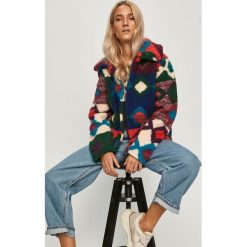 Desigual - Kurtka. Kurtki damskie Desigual, s, bez wzorów, z poliesteru, krótkie. Za 929,90 zł.